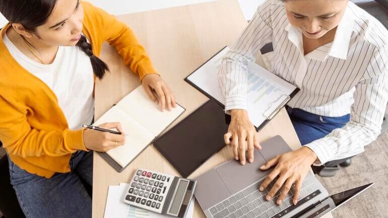 How to Hire an Offshore Bookkeeper